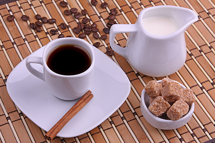 Сколько калорий в чашке сладкого кофе с молоком
