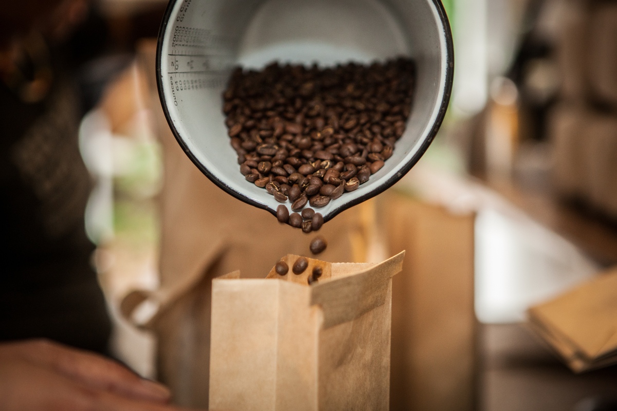 Как хранить молотый и зерновой кофе в домашних условиях