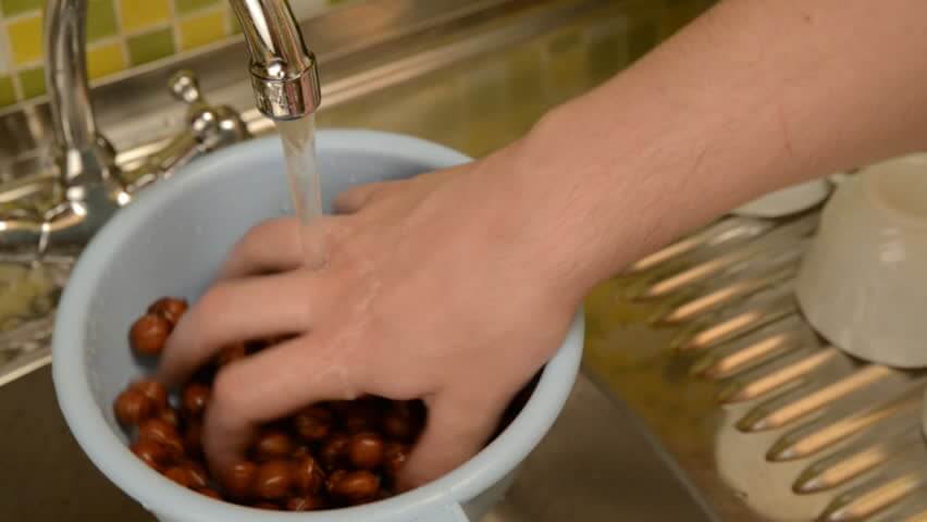 Нужно ли мыть орехи перед употреблением