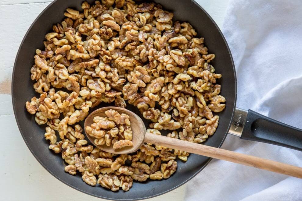 Почему горчат грецкие орехи? Как убрать прогорклость орехов?