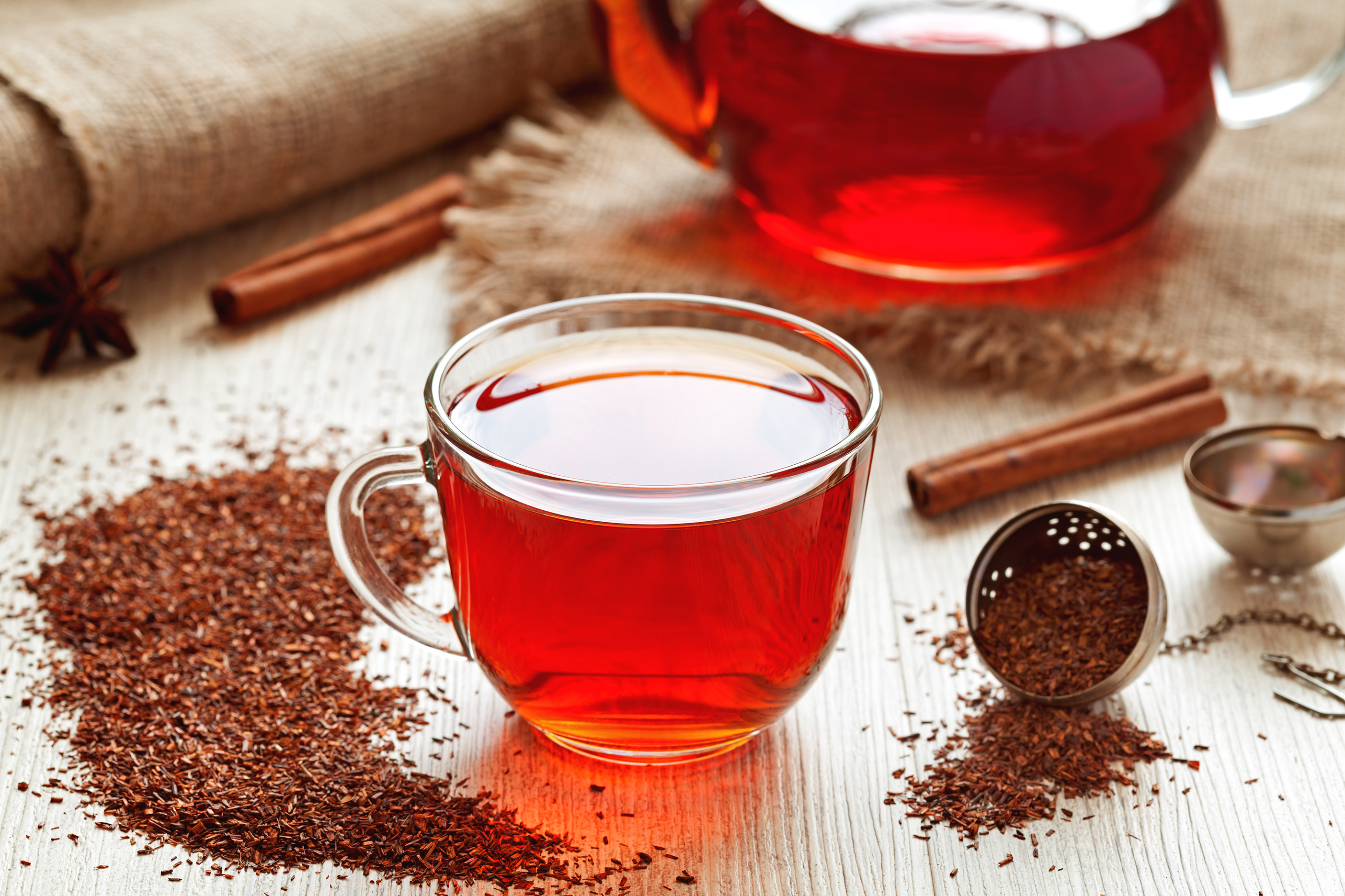 Навести чай. Красный чай ройбуш. Африканский чай ройбуш. Южноафриканский чай ройбуш. Ройбос Земляничный.