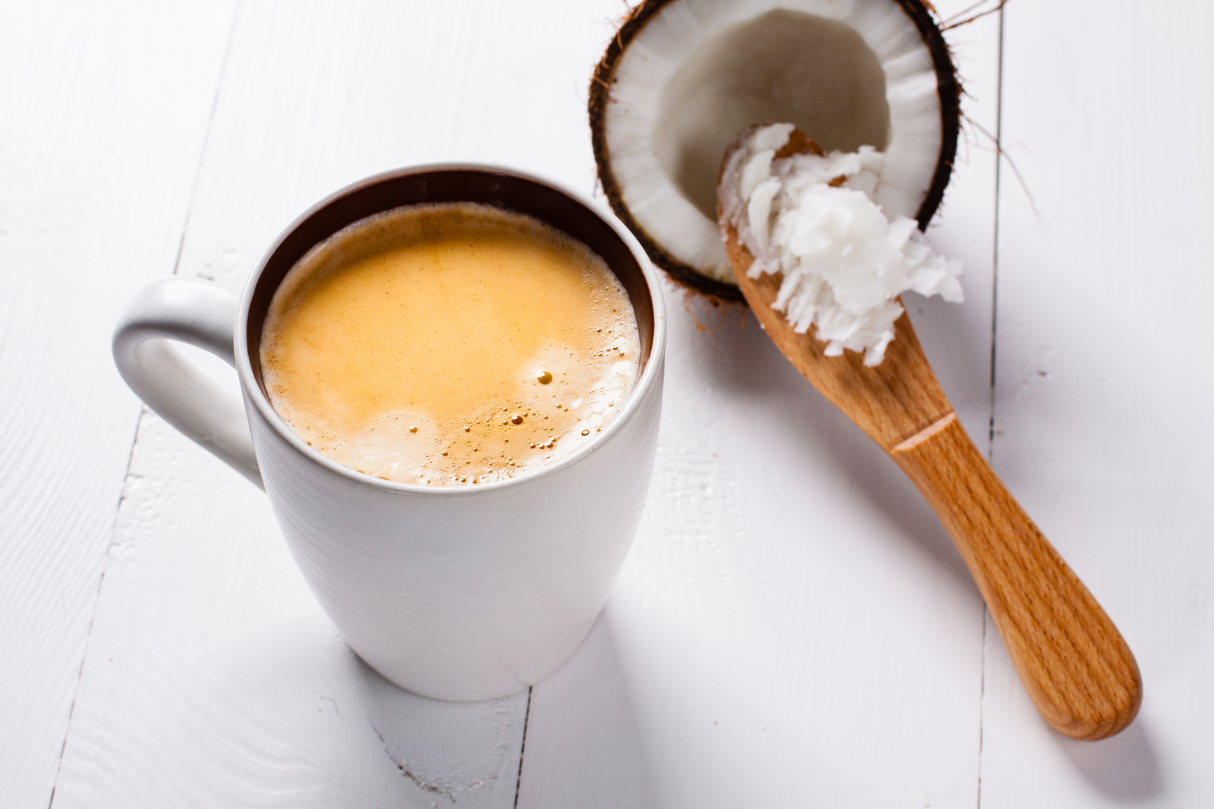 Кофе со сливочным маслом: польза, вред, преимущества, недостатки, рецепты и правила применения